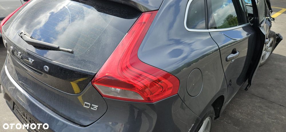 VOLVO V40 II 12 - 16 2.0 D5204T6 - HAK HOLOWNICZY BELKA KULA - 16