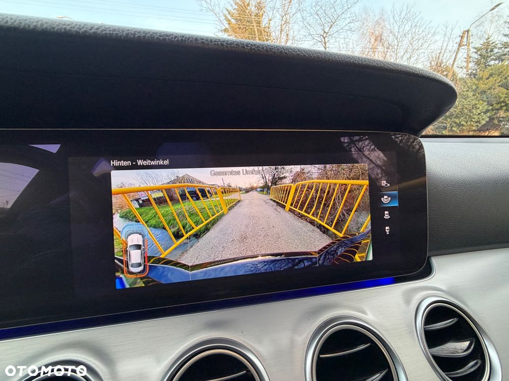 Mercedes-Benz Klasa E 220 d 9G-TRONIC - 40