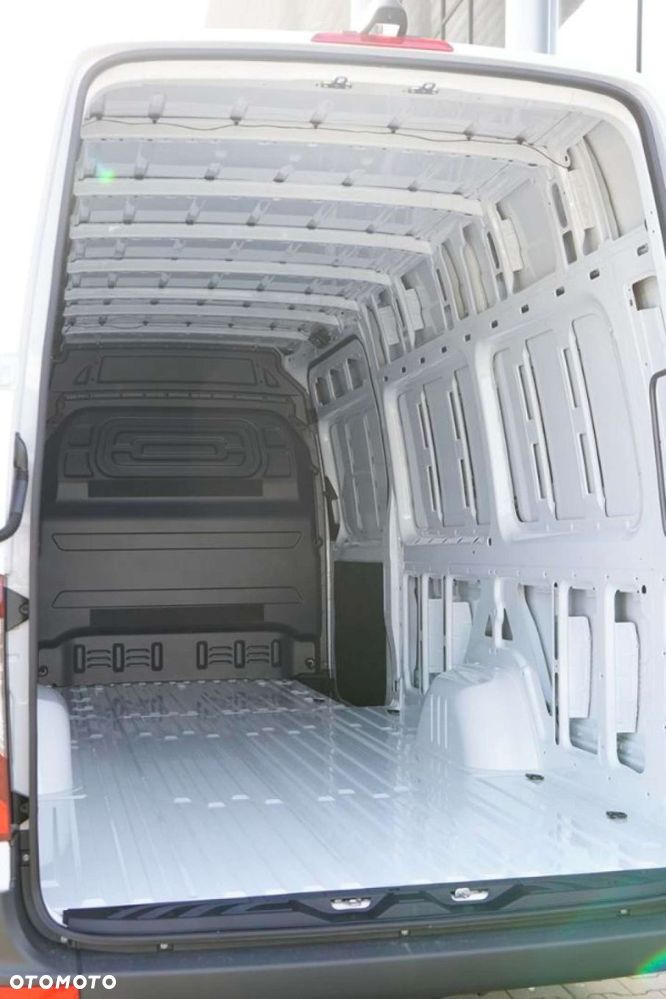 Mercedes-Benz Sprinter - 20