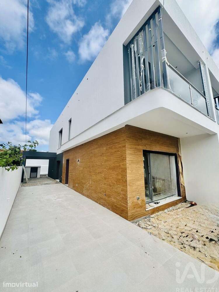 Casa / Villa em Fernão Ferro de 140,00 m2