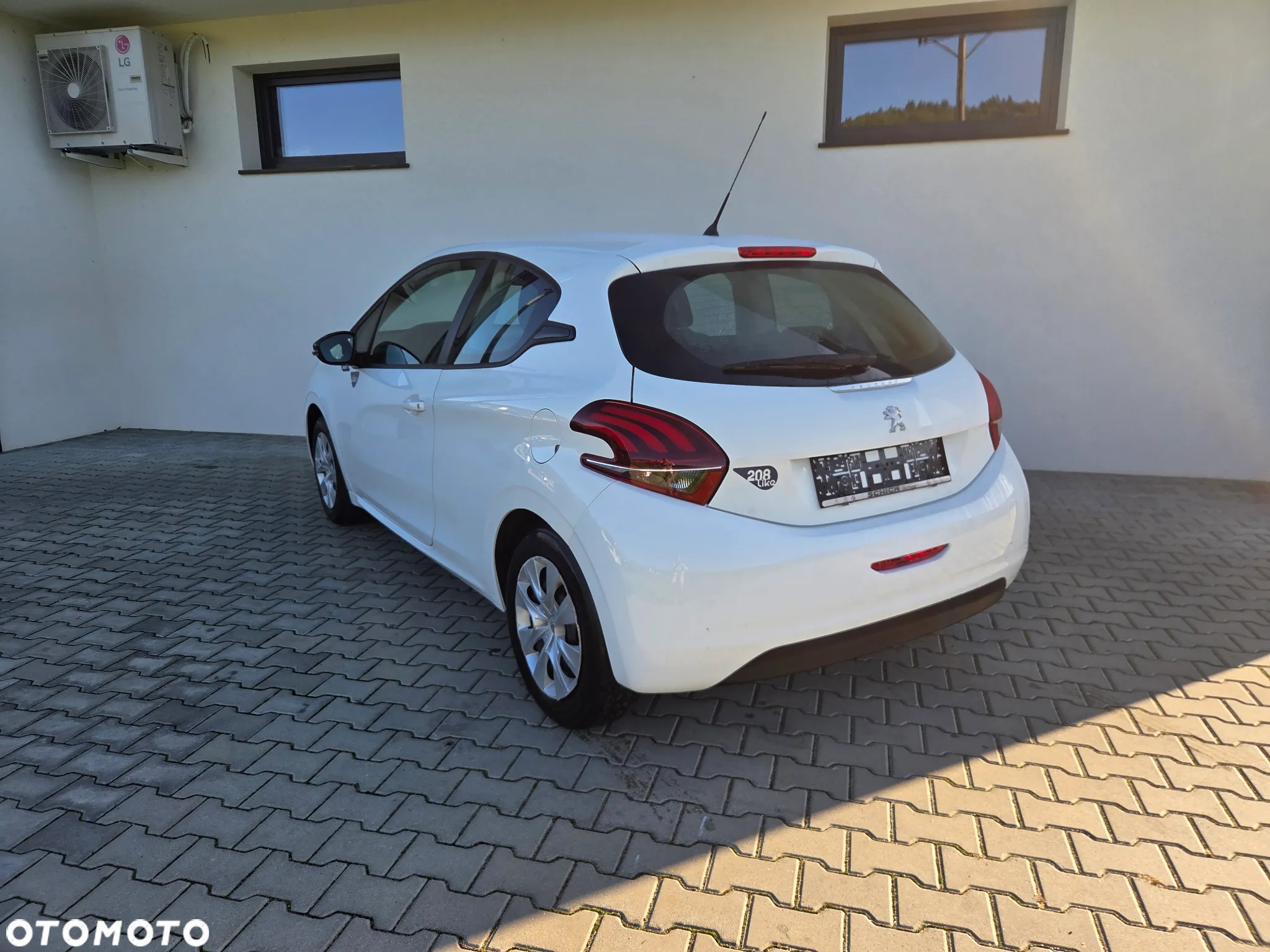 Peugeot 208 - 4