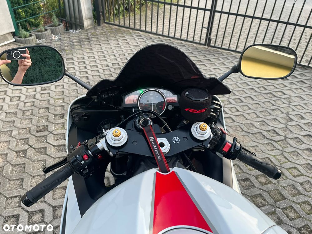 Yamaha R6 - 12