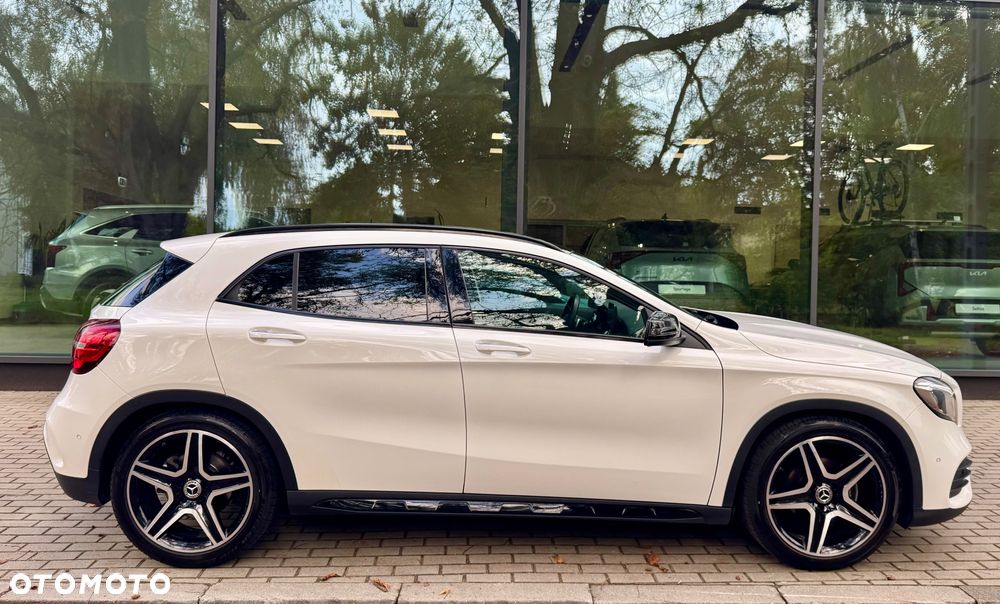 Mercedes-Benz GLA 200 7G-DCT AMG Line - 6