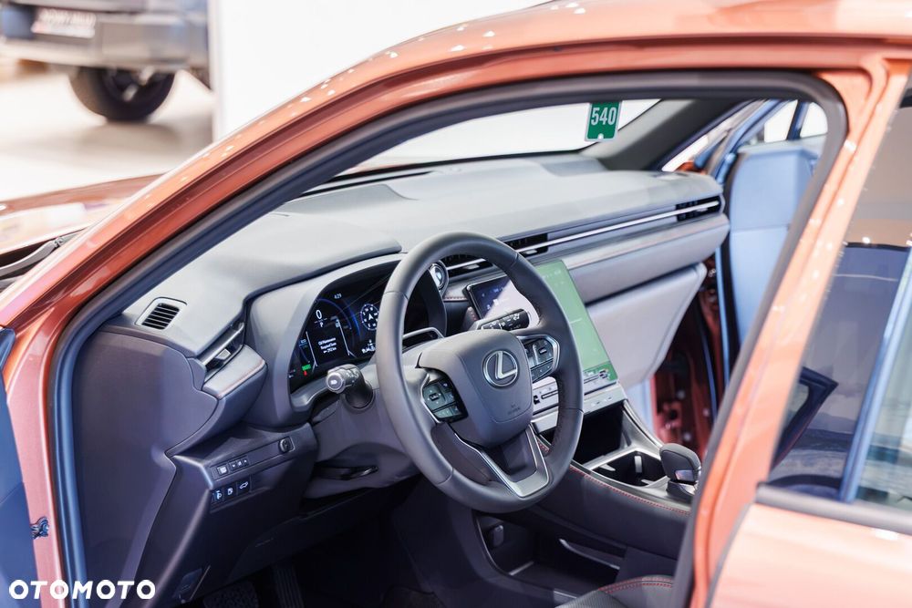 Lexus LBX 2025