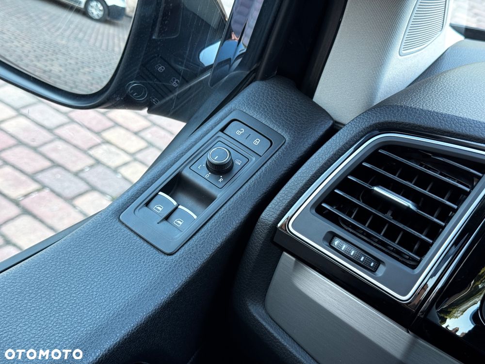 Volkswagen Multivan 2.0 BiTDI L1 Edition DSG - 17
