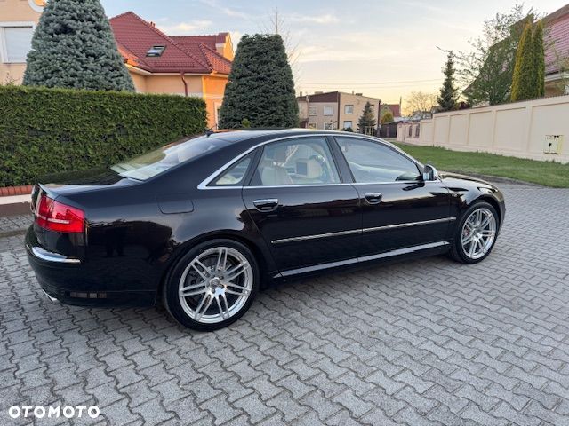 Audi S8 - 4
