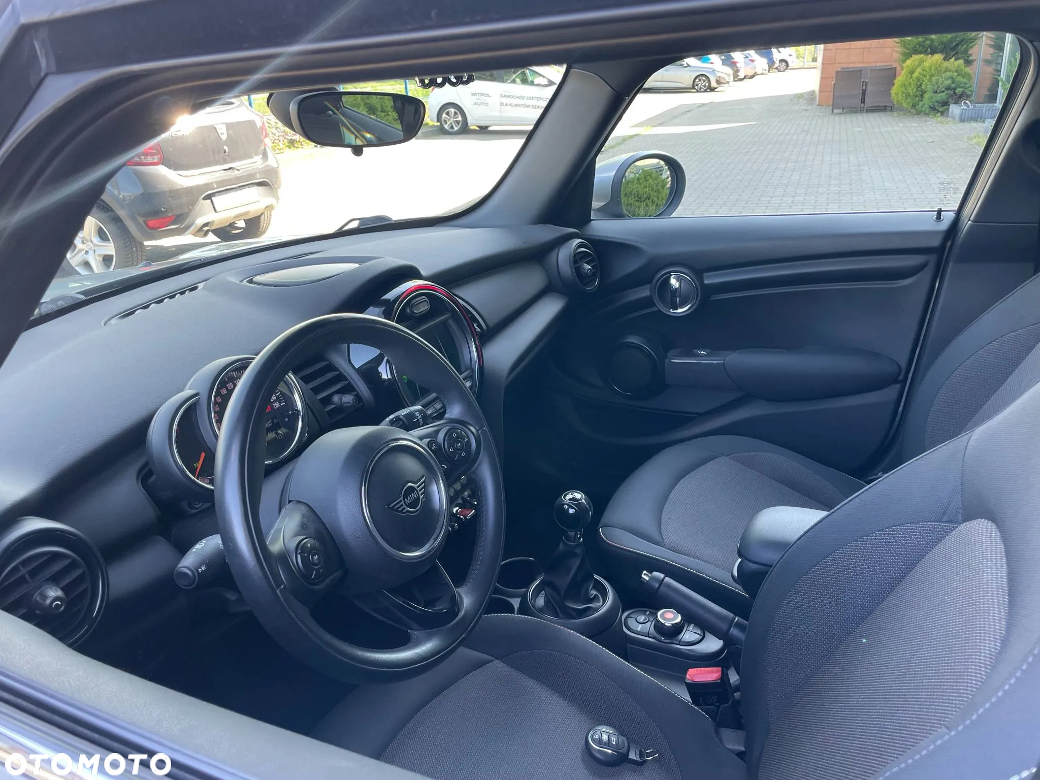 MINI ONE - 10