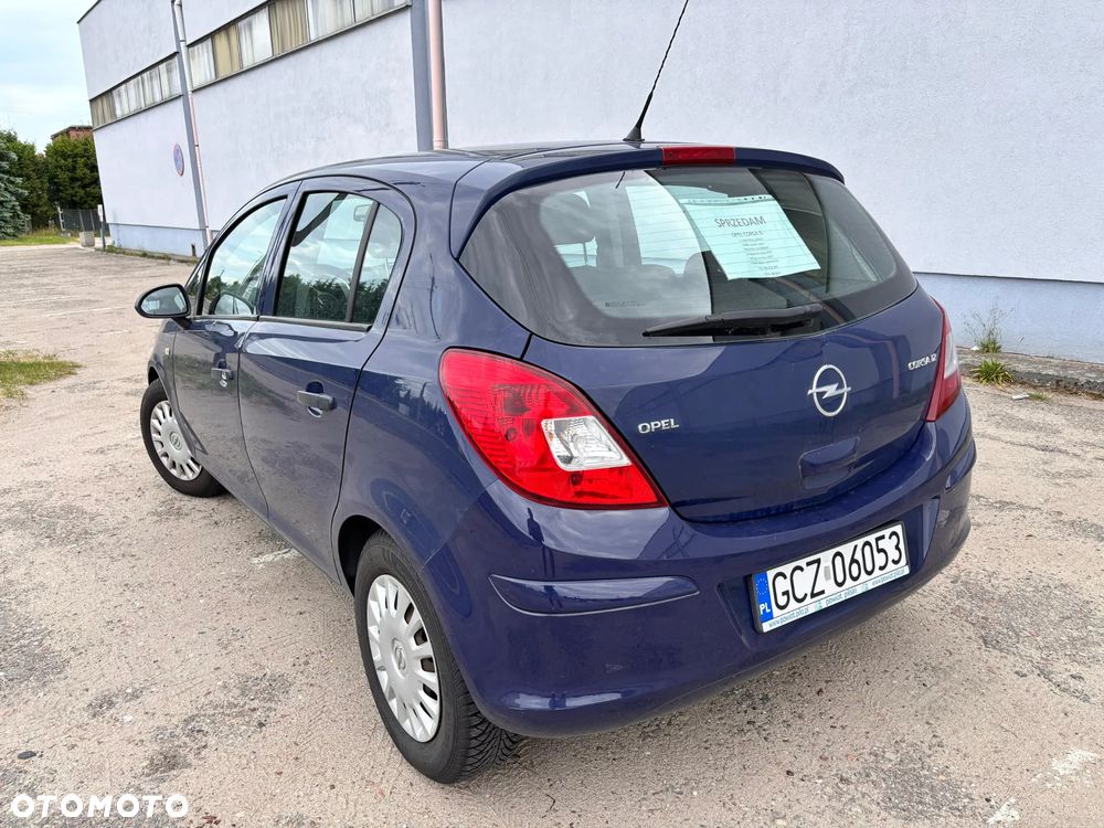 Opel Corsa 1.2 16V Essentia - 4