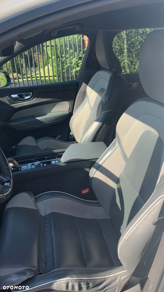 Volvo XC 60 T5 AWD R-Design - 7