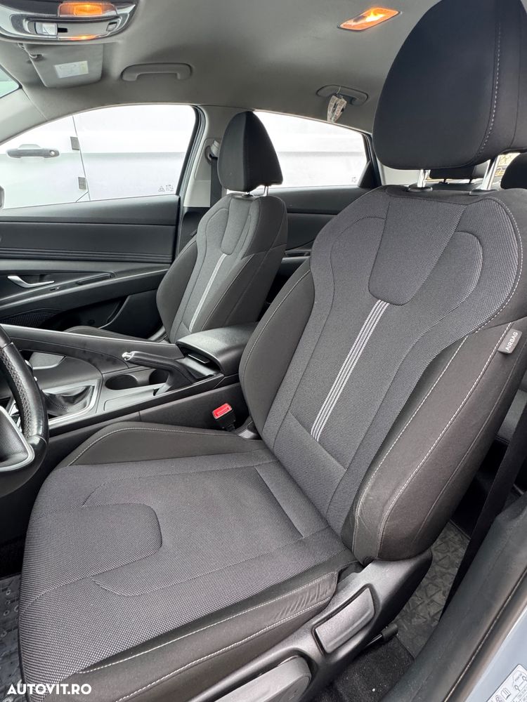Hyundai Elantra - 9