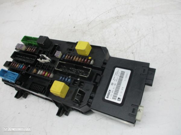 Caixa Fusiveis Opel Astra H (A04) - 6