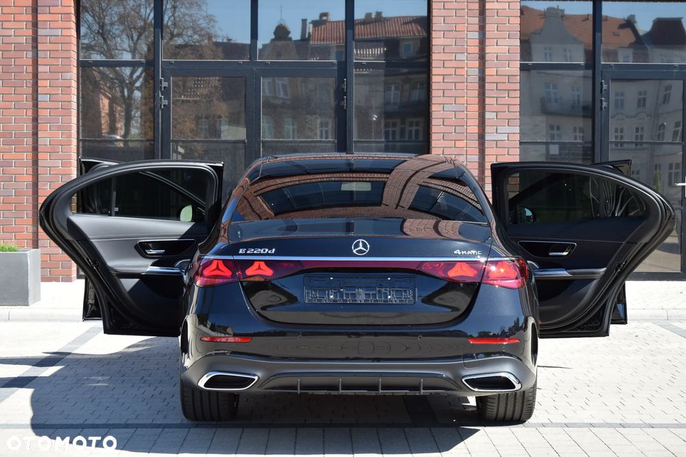 Mercedes-Benz Klasa E 220 d mHEV 4-Matic AMG 9G-Tronic - 25