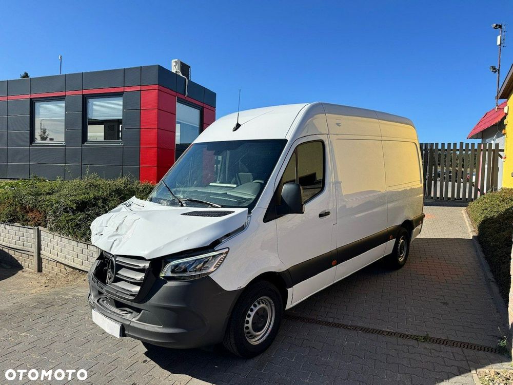 Mercedes-Benz Sprinter - 2