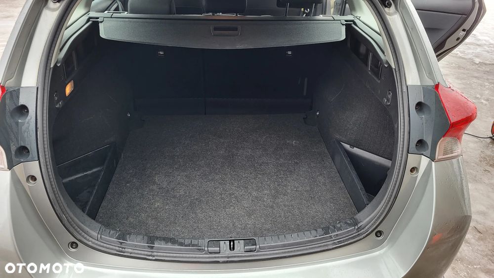 Toyota Auris 1.6 D-4D Dynamic - 2