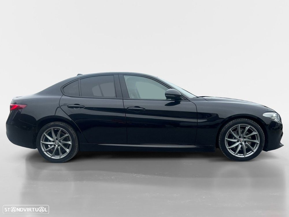 Alfa Romeo Giulia 2.2 D Sprint AT8 - 6