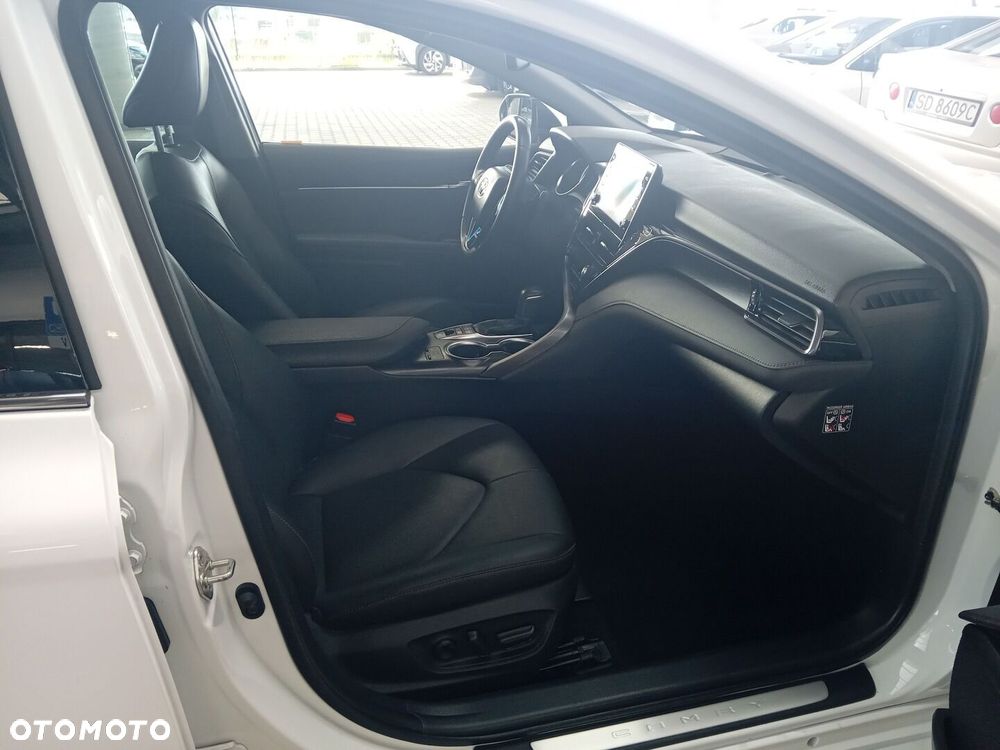 Toyota Camry - 11