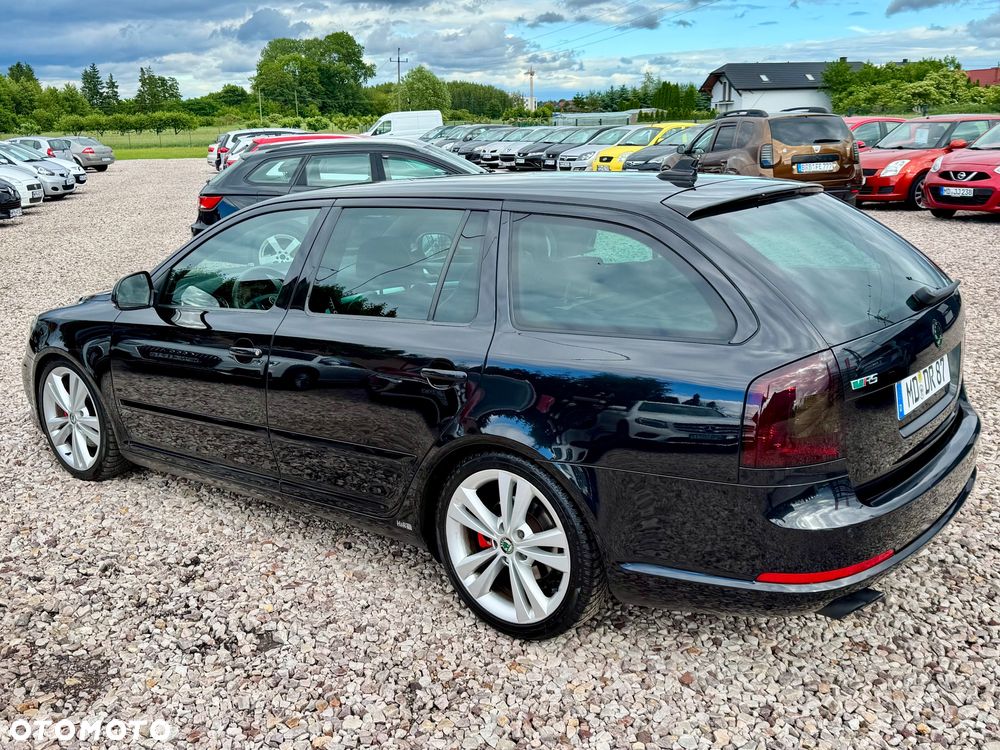 Skoda Octavia 2.0 TDI CR DPF RS - 25