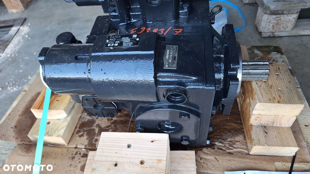 pompa hydrauliczna hydrostat  47678472R 6423-680 case WD2104 WD2504 - 8