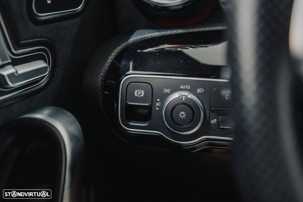 Mercedes-Benz A 35 AMG 4Matic Speedshift DCT 7G - 28