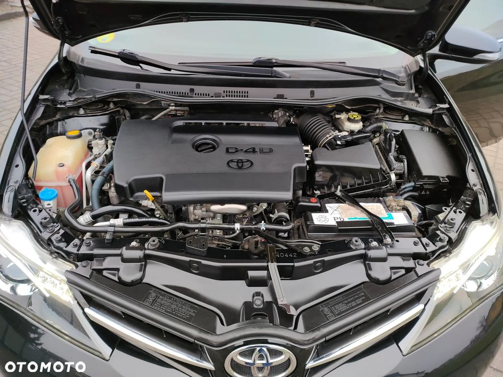 Toyota Auris 2.0 D-4D Premium - 32