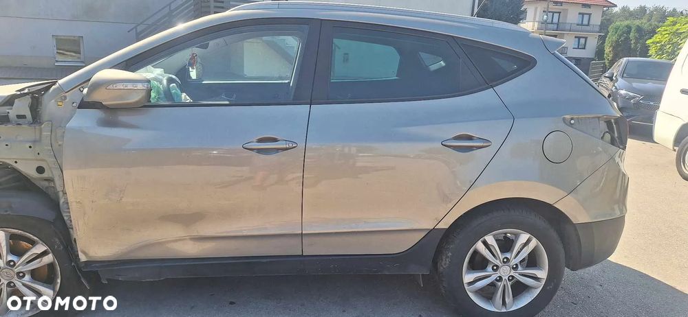 Hyundai IX35 lampa prawy przód - 9