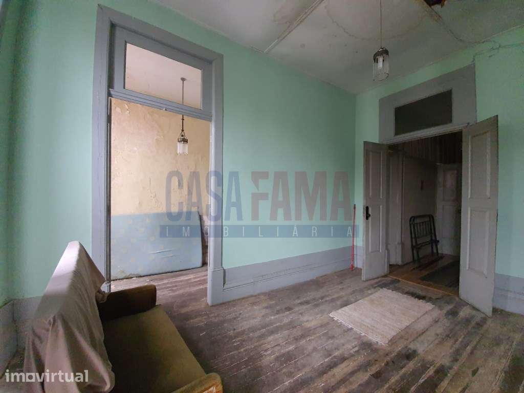 Prédio para remodelação no centro da Póvoa de Varzim - Grande imagem: 5/36
