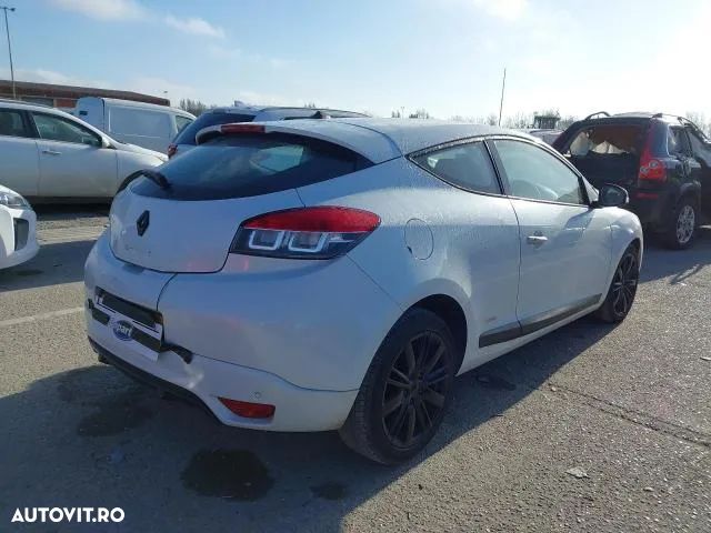 Piese de Renault Megane 3 2011 in 2 usi - 3