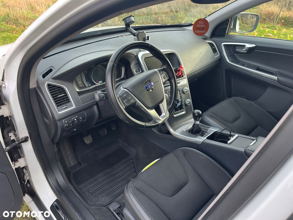 Volvo XC 60 D4 AWD Momentum - 21