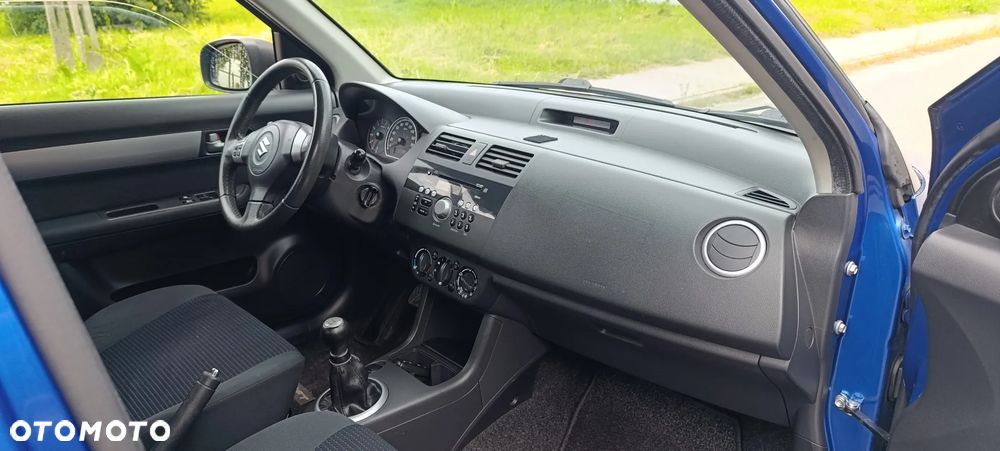 Suzuki Swift 1.3 Club - 11