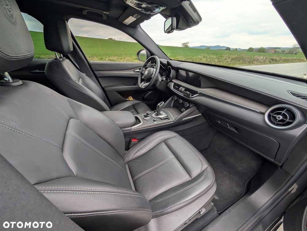 Alfa Romeo Stelvio 2.0 Turbo TI Q4 - 19