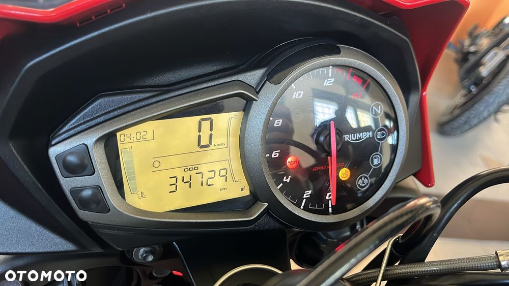 Triumph Street Triple - 18