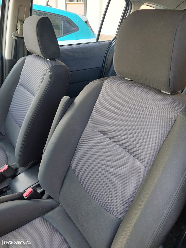 Mazda 5 MZR-CD 2.0 Sport - 9