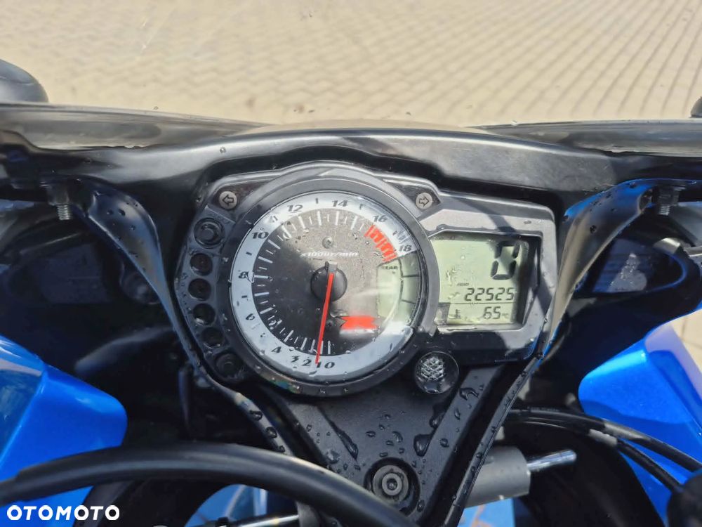 Suzuki GSX-R - 12
