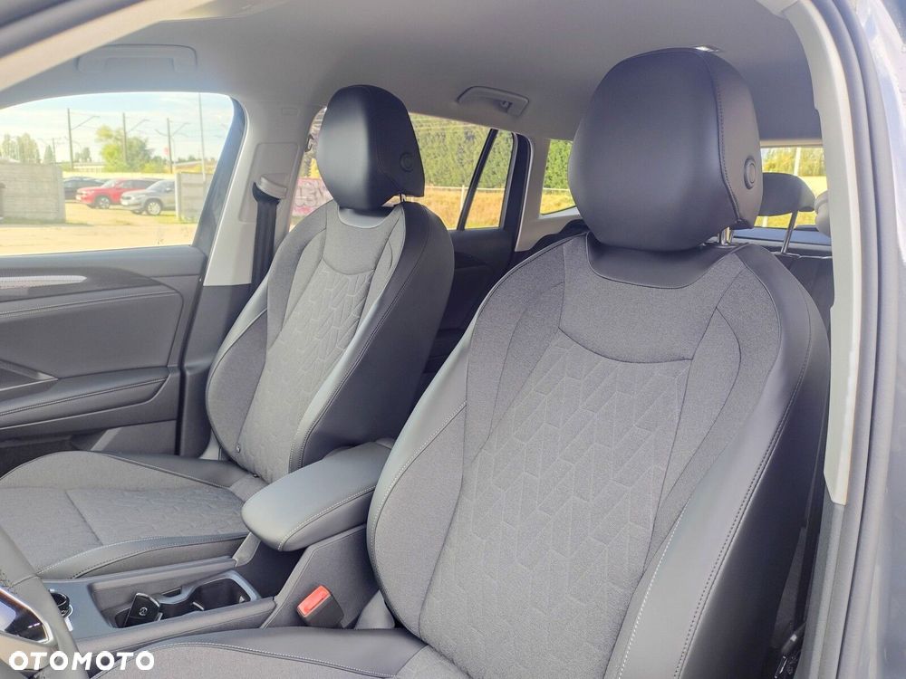 Volkswagen Tiguan - 25