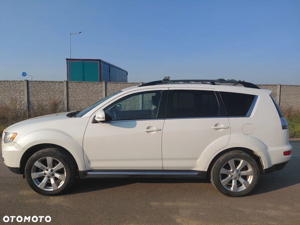 Mitsubishi Outlander 2011 photo 4