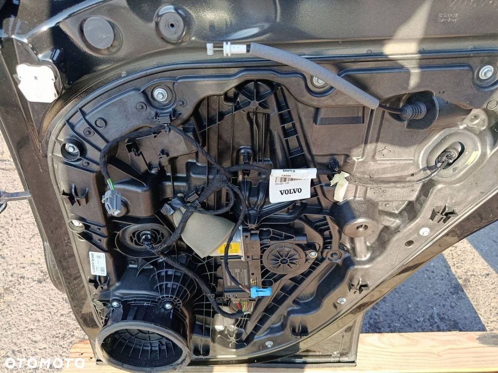 VOLVO XC40 PRAWE TYLNE DRZWI 019 - 12
