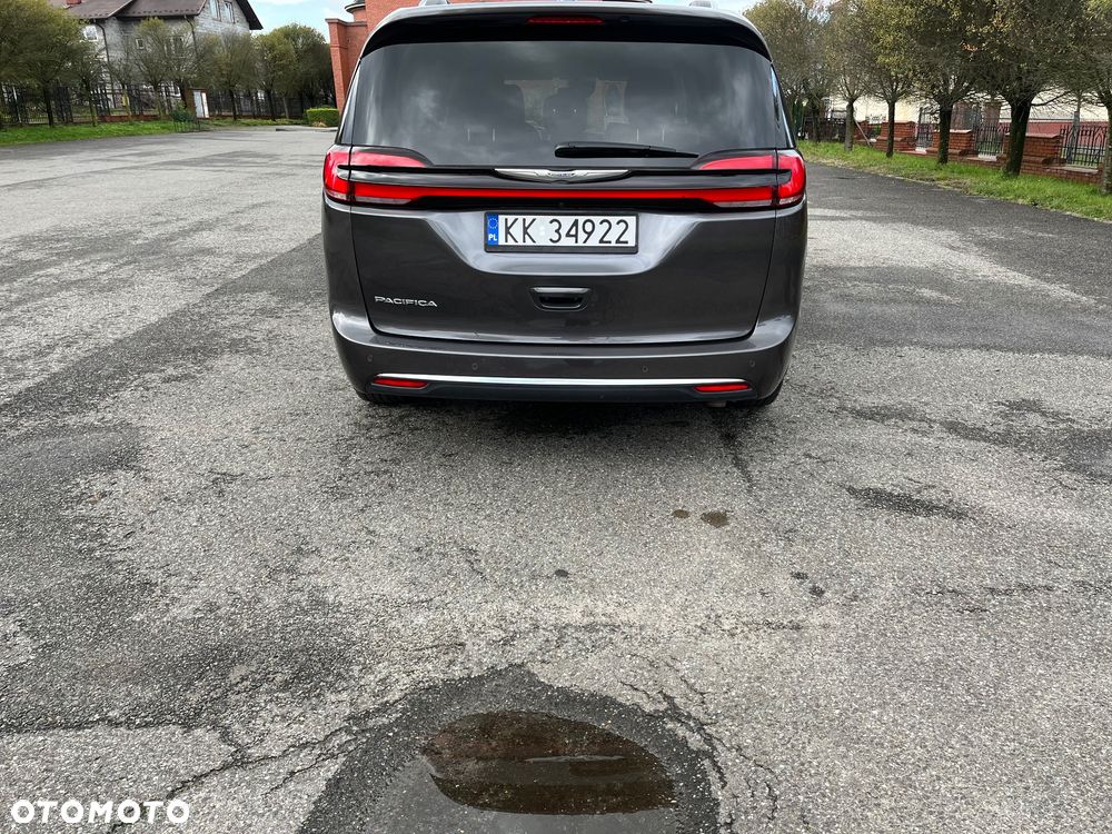 Chrysler Pacifica - 3
