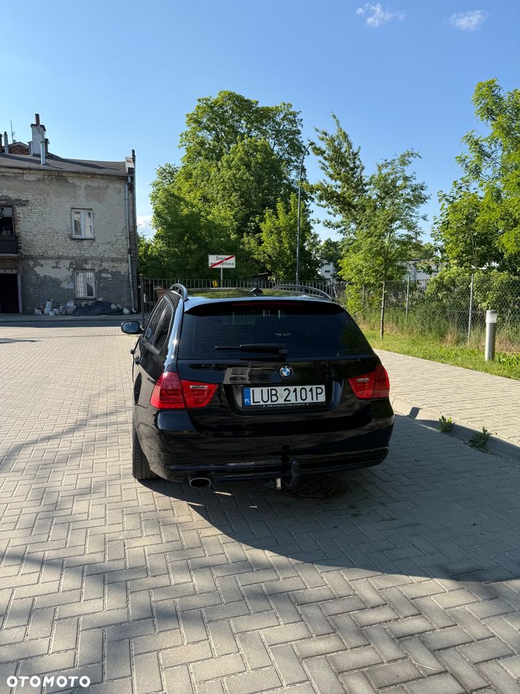 BMW Seria 3 320d Efficient Dynamics Sport Line - 3