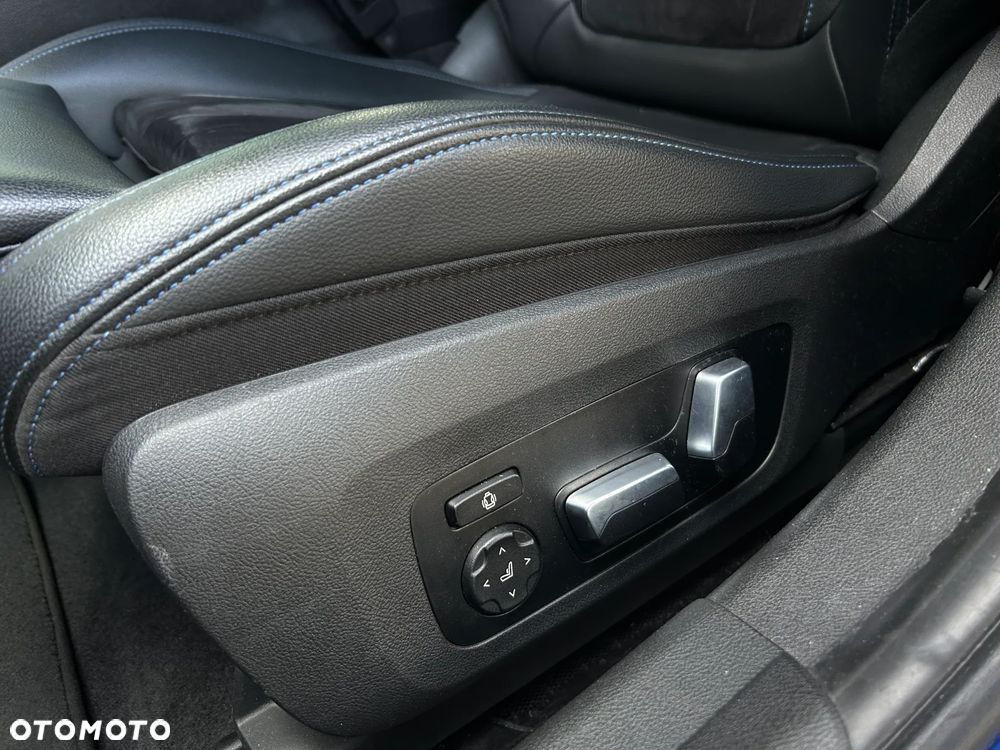 BMW Seria 3 330e - 14