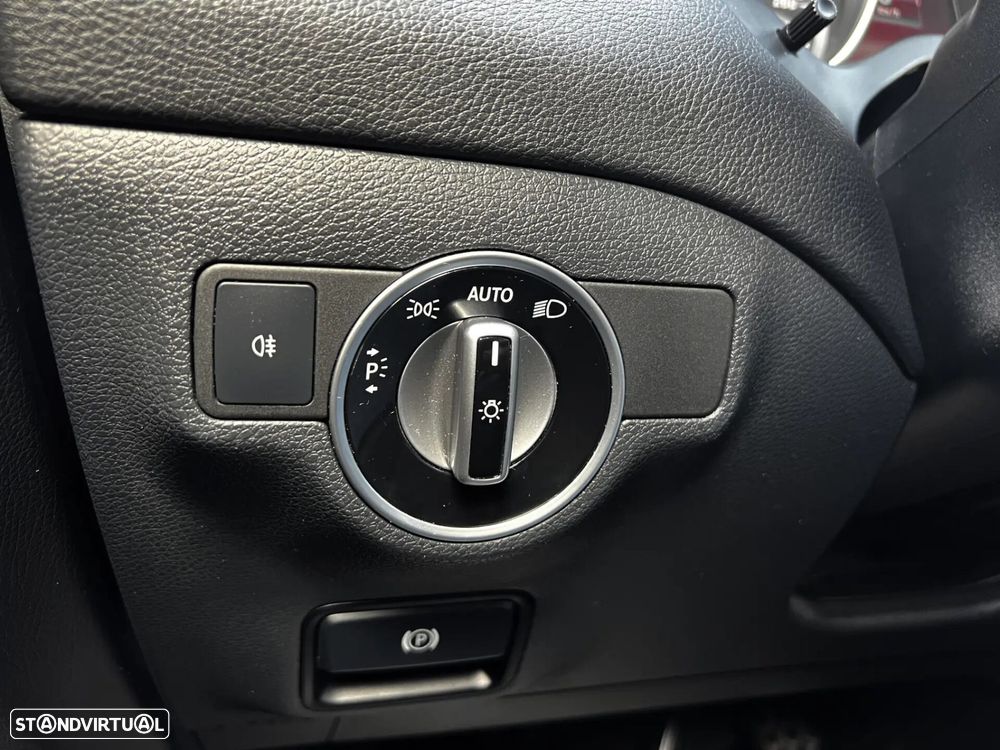 Mercedes-Benz CLA 220 d Shooting Brake AMG Line Aut. - 16