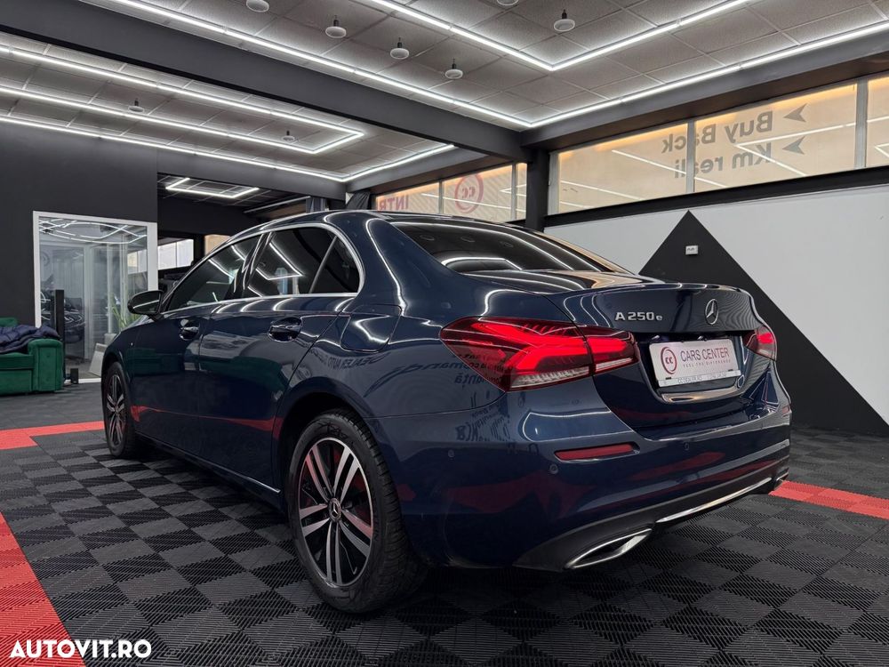 Mercedes-Benz A 250 e Sedan 8G-DCT Lim. Special Edition - 4