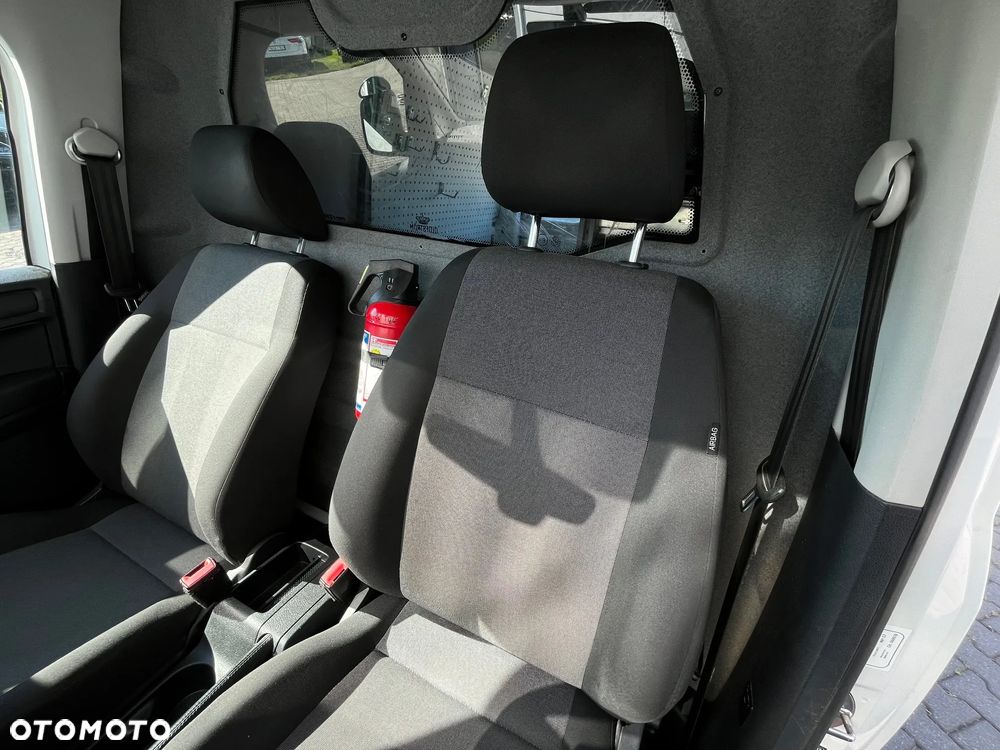 Volkswagen Caddy Maxi - 19