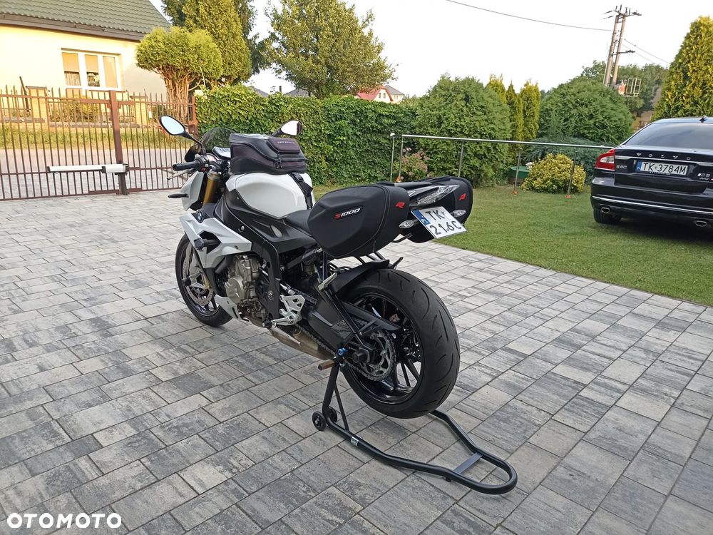 BMW S - 4