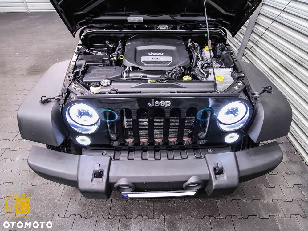 Jeep Wrangler 3.6 Unlim Night Eagle - 15