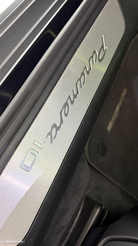 Porsche Panamera Sport Turismo 4 E-Hybrid 10 Years Edition - 19