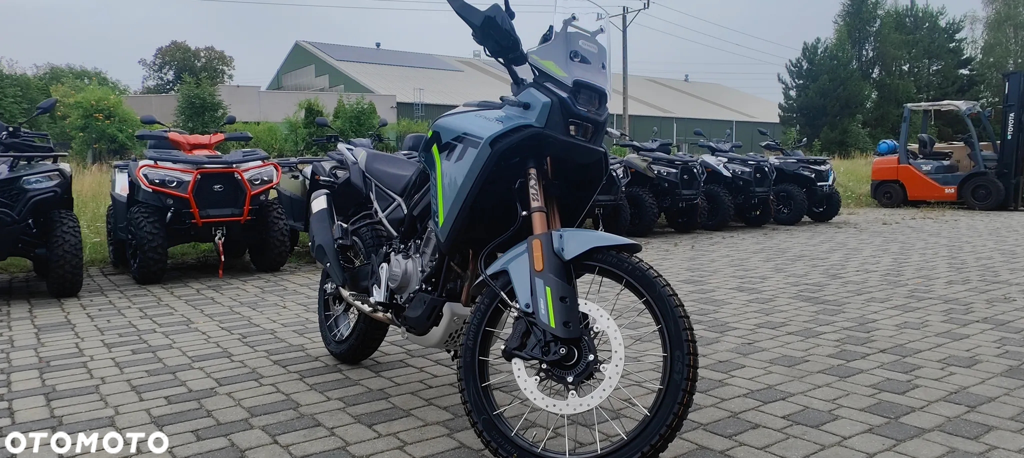 CFMoto MT - 4