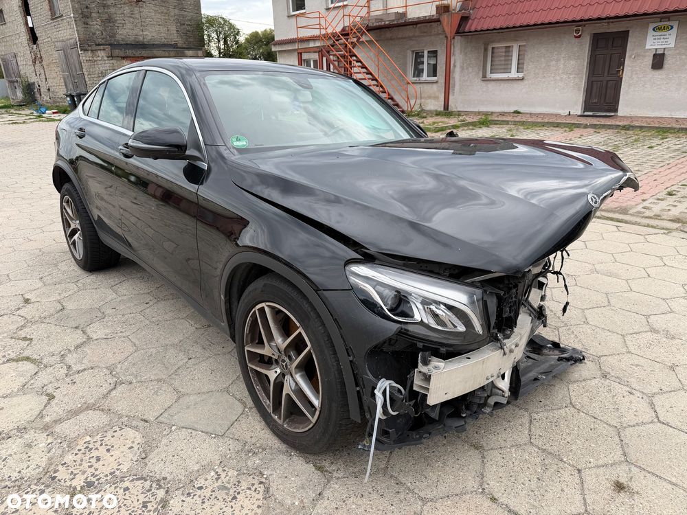 Mercedes-Benz GLC 250 4Matic 9G-TRONIC AMG Line - 22