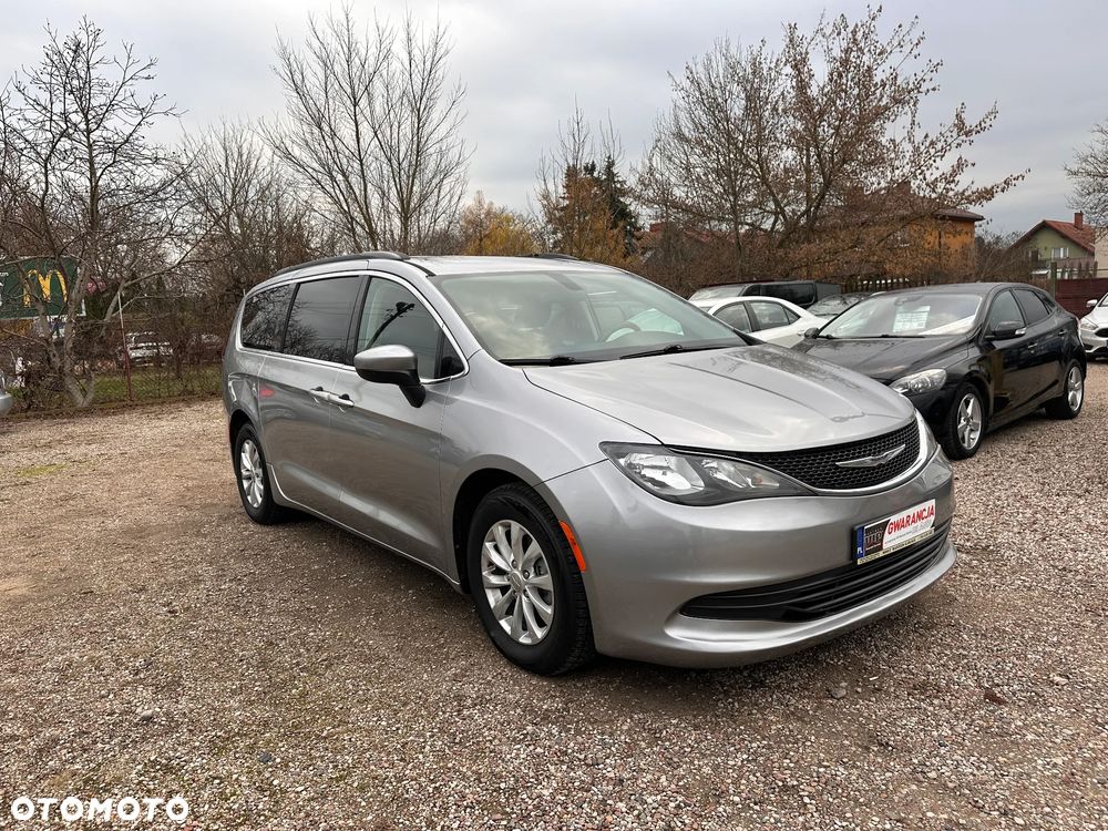 Chrysler Pacifica - 5