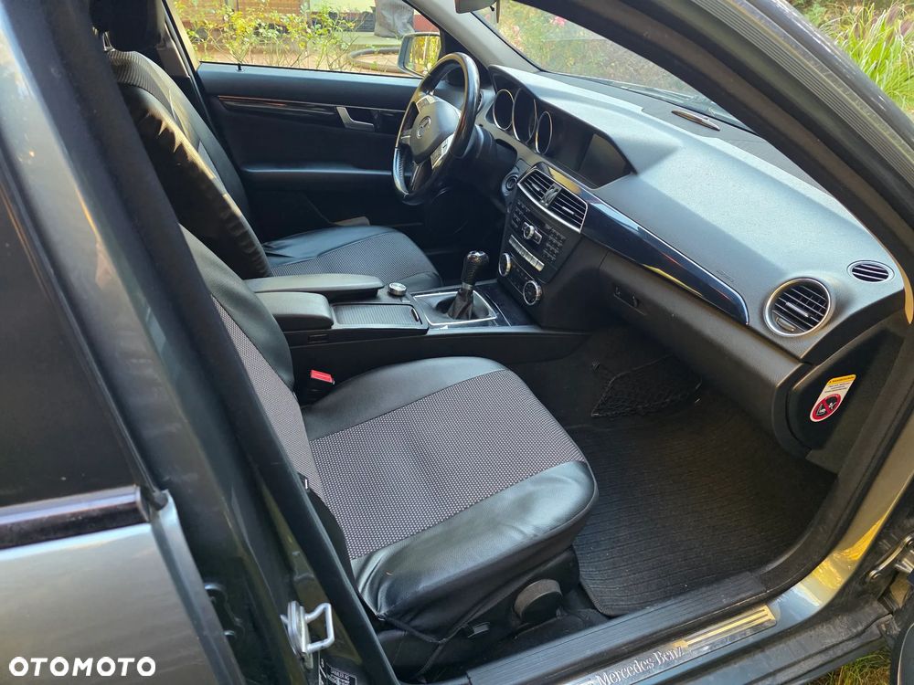 Mercedes-Benz Klasa C 200 T CDI DPF BlueEFFICIENCY Avantgarde - 10