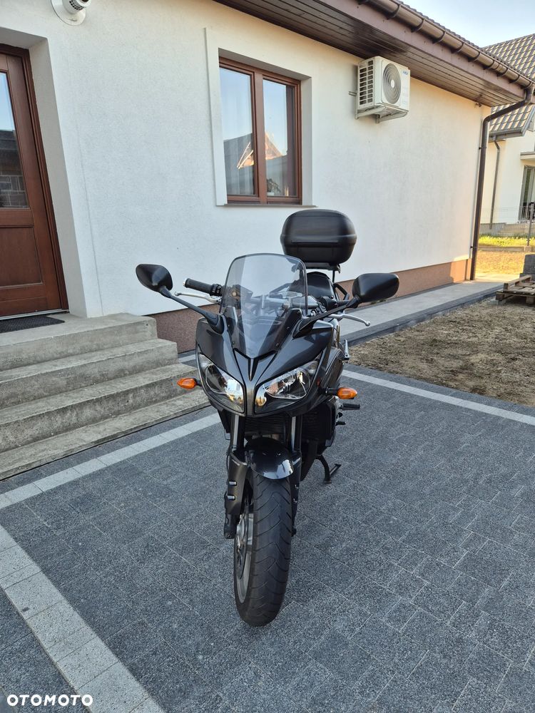 Yamaha FZ - 2